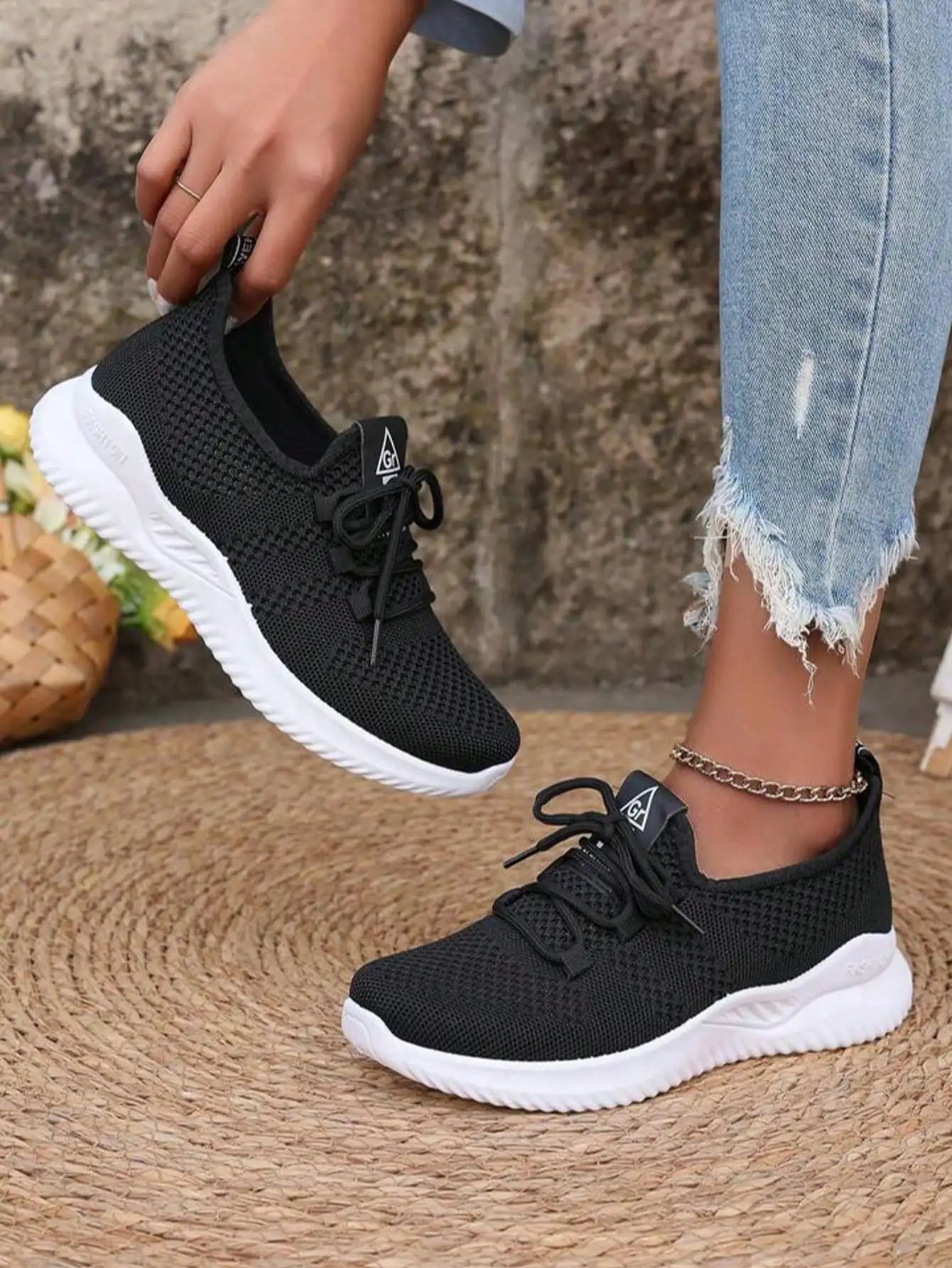 Women Lightweight Walking Sneakers Breathable Mesh Upper Non Slip Outsole