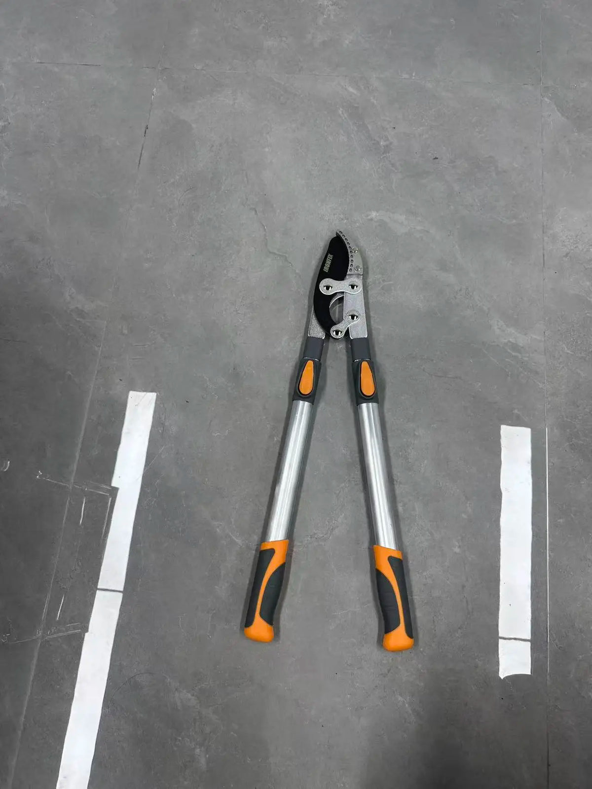 Heavy Duty Telescopic Pruning Shears For Cutting Thick Branches