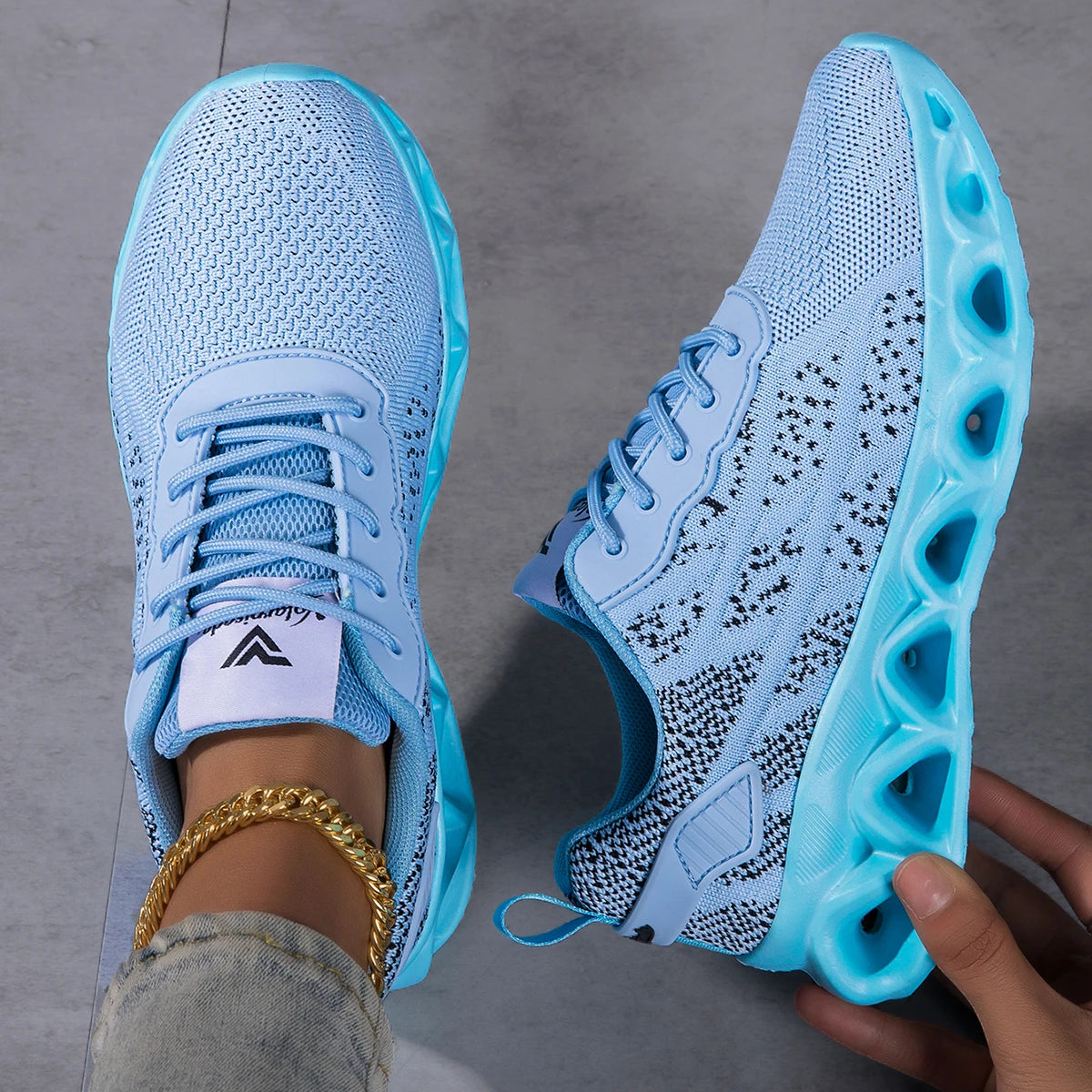 Breathable Flying Woven Blade Sneakers Unisex Lightweight Mesh Shoes