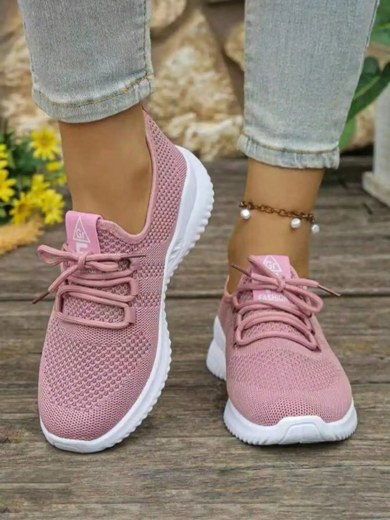 Women Lightweight Walking Sneakers Breathable Mesh Upper Non Slip Outsole