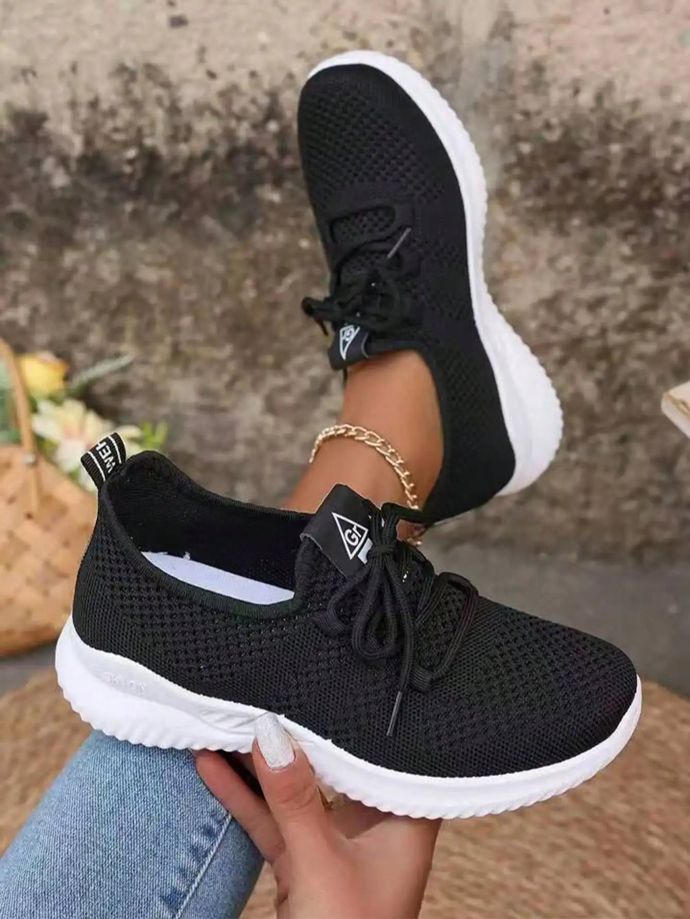 Women Lightweight Walking Sneakers Breathable Mesh Upper Non Slip Outsole