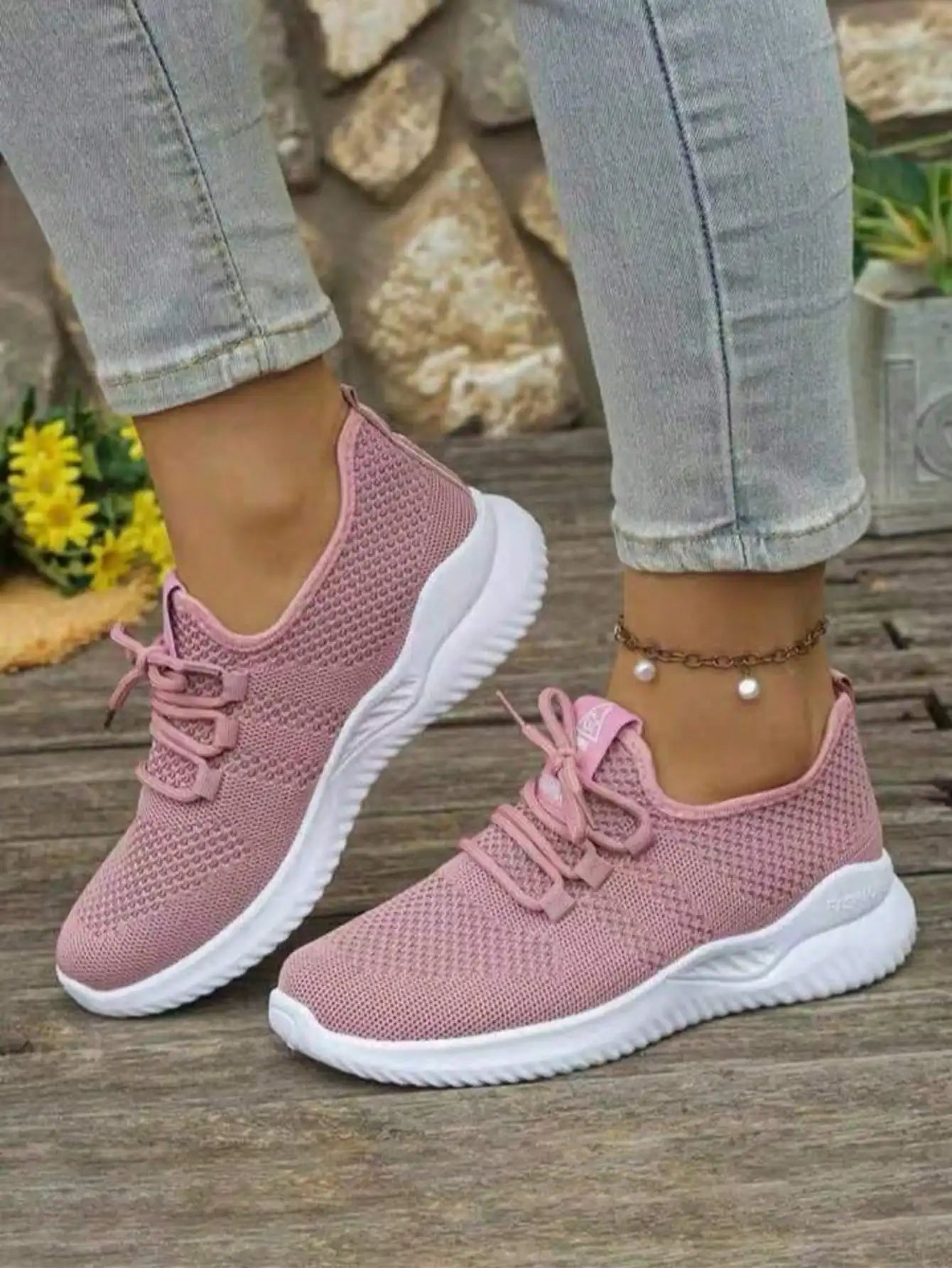 Women Lightweight Walking Sneakers Breathable Mesh Upper Non Slip Outsole