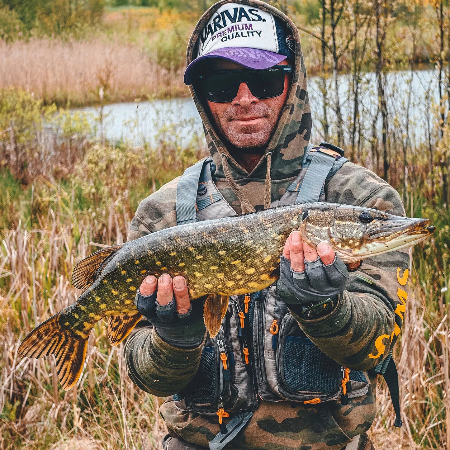 Kylebooker Fly Fishing Vest For Men And Women With MultiPockets